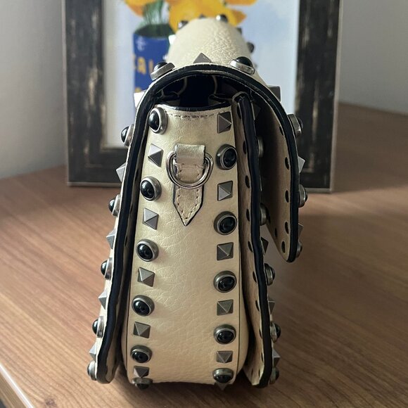 Valentino Garavani Rockstud grainy calfskin crossbody bag Light Ivory - Picture 3 of 14